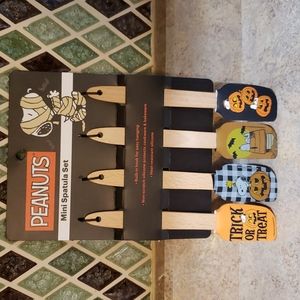 Snoopy pumpkin 4 pk spatula set NWT